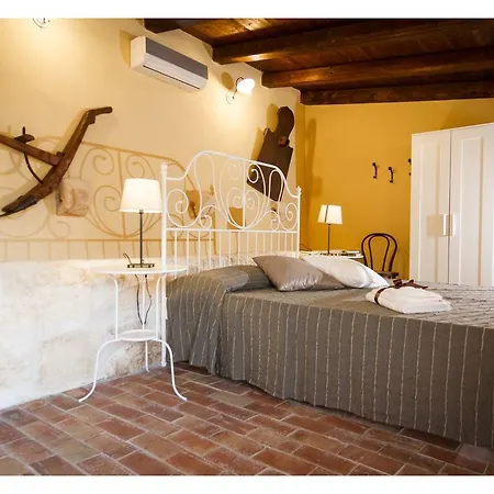 Agriturismo Agrimilo Bauernhof Noto